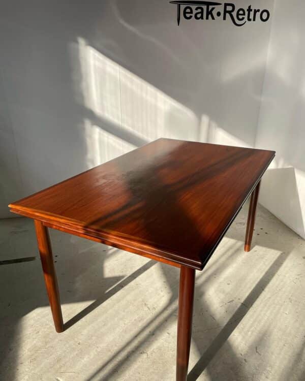 <p>Teak spisebord, velholdt stand</p>