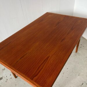 Teak spisebord