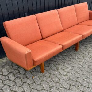 Wegner sofa