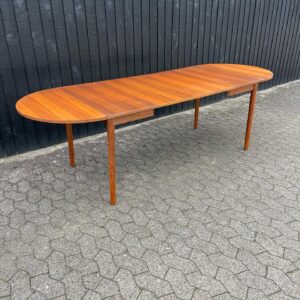 Teak spisebord