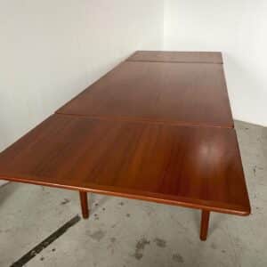 Teak spisebord